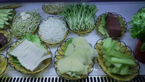 曹职东门吃瓜,校园生活新趣味